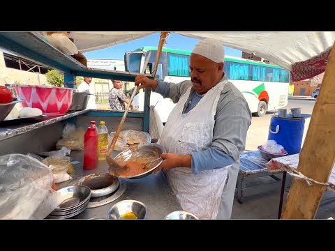 I ordered fava beans with hot oil and eggplant at dawn in the fish market.