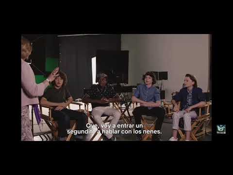 Paquita salas con los niños de stranger things